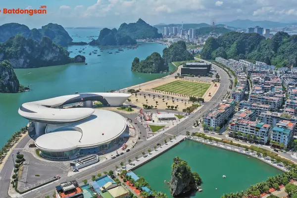 Khám Phá Thành Phố Quảng Ninh: Viên Ngọc Của Vịnh Bắc Bộ