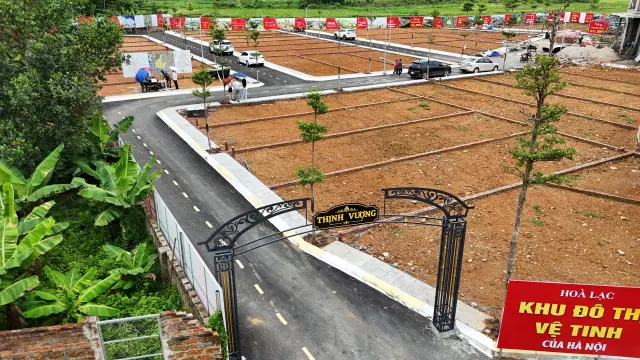 Vị trí vàng, lô góc 2 mặt tiền 102m hot nhất Hòa Lạc, có việc nên cần bán lại.- Diện tích: