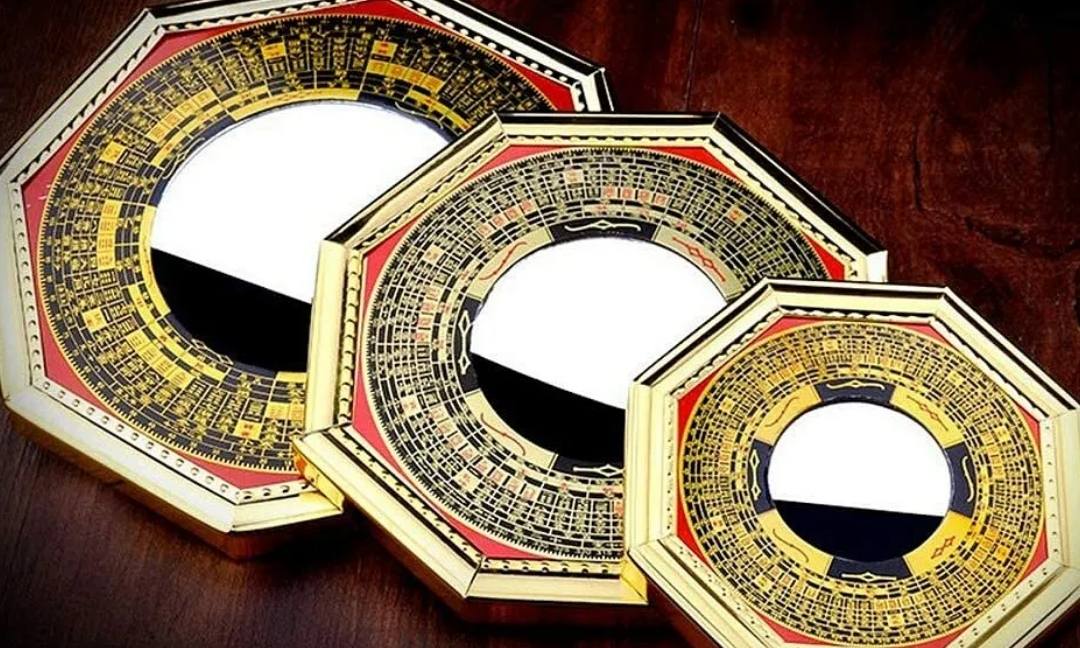 huong-dan-cach-treo-guong-bat-quai-loi-de-hoa-giai-dieu-xau-2