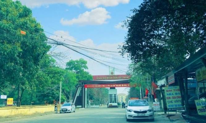 nga-tu-luc-quan-o-dau